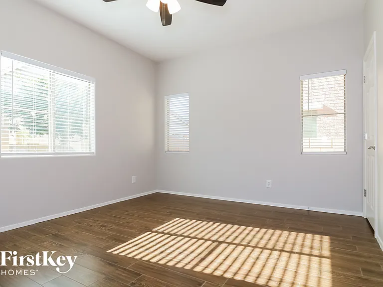 10323 W Via Del Sol #383 — Photo 7