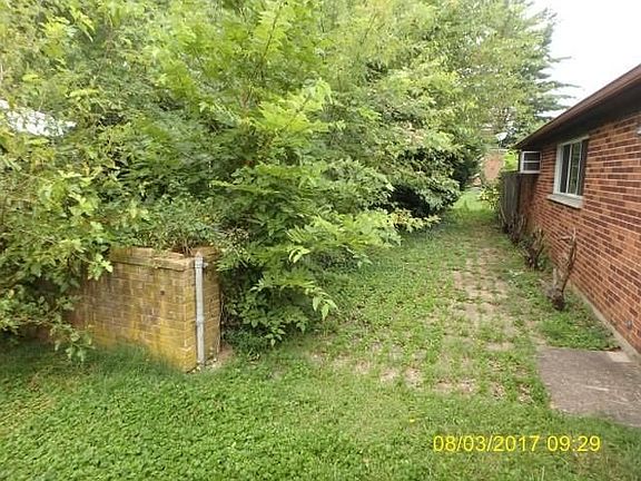 5th image of 109 W Sherry Dr