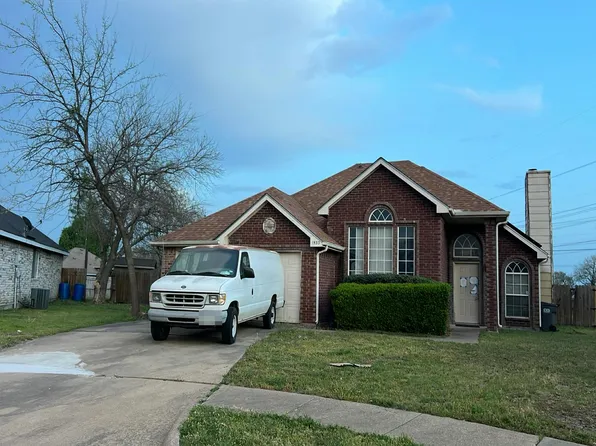 1533 Manitoba Ln, Red Oak, TX 75154