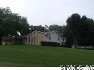 2035 Lake Point Dr, Vandalia, IL 62471