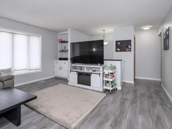 1401 17th St SE, Mandan, ND 58554