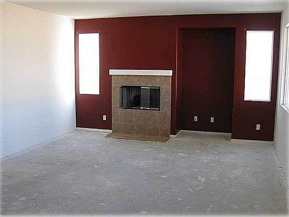 5th image of 15007 Strawberry Ln
