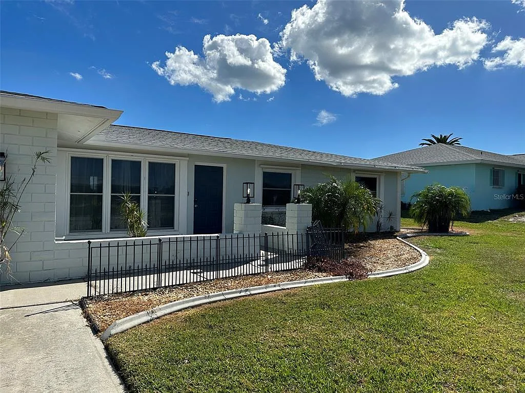4 bed, 2.0 bath, 1536 sqft, $2,700 — Photo 2
