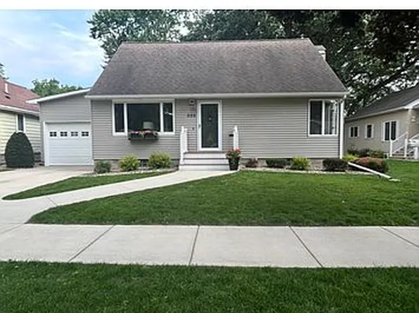 229 W 10th St, Fairmont, MN 56031