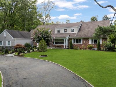 8 August Lane, Old Westbury, NY, 11568