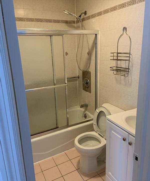 2nd image of 5637 138th St