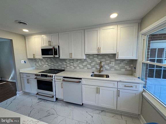 2nd image of 5612 Namakagan Rd