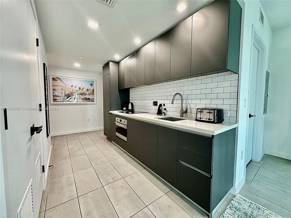 1st image of 227 NE 2nd St #1511