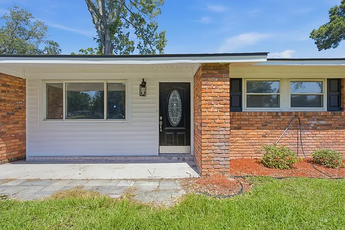 4 bed, 2.0 bath, $2,000 — Photo 3