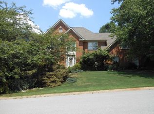 2013 Marina Cove Dr, Hixson, TN 37343
