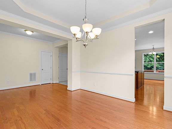 4th image of 5804 Claribel Ct
