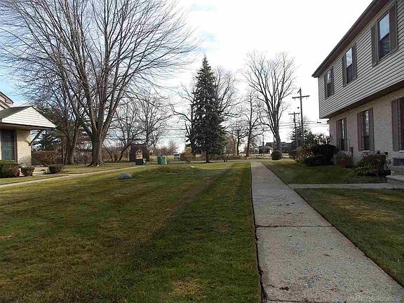 2nd image of 35182 N Bay Cir