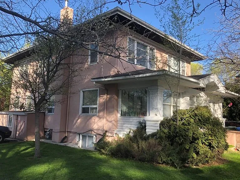 Apartments available in a highly desirable University District location! — Photo 3