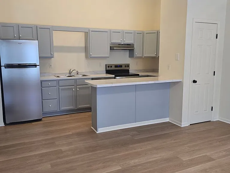 407-411 Richard Dr — Photo 7