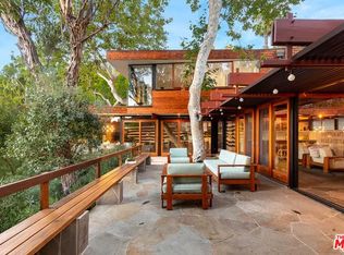 2620 La Cuesta Dr, Los Angeles, CA 90046