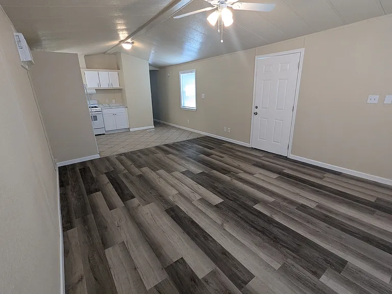 927 E F St #24 — Photo 8