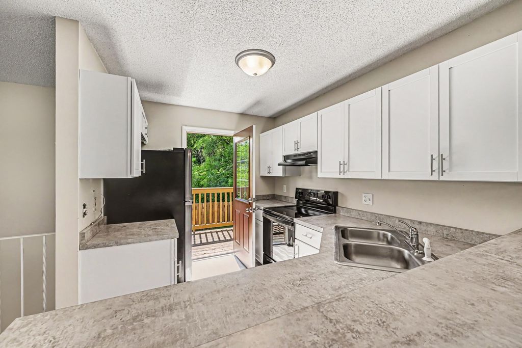 6123 78th Ave N, Brooklyn Park, MN - More