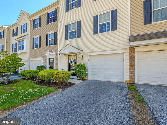 3rd image of 14 Faraday Ct