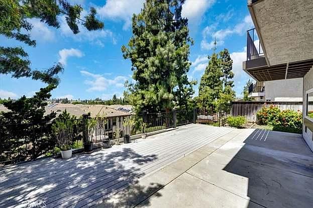 2nd image of 207 Saddle Dr