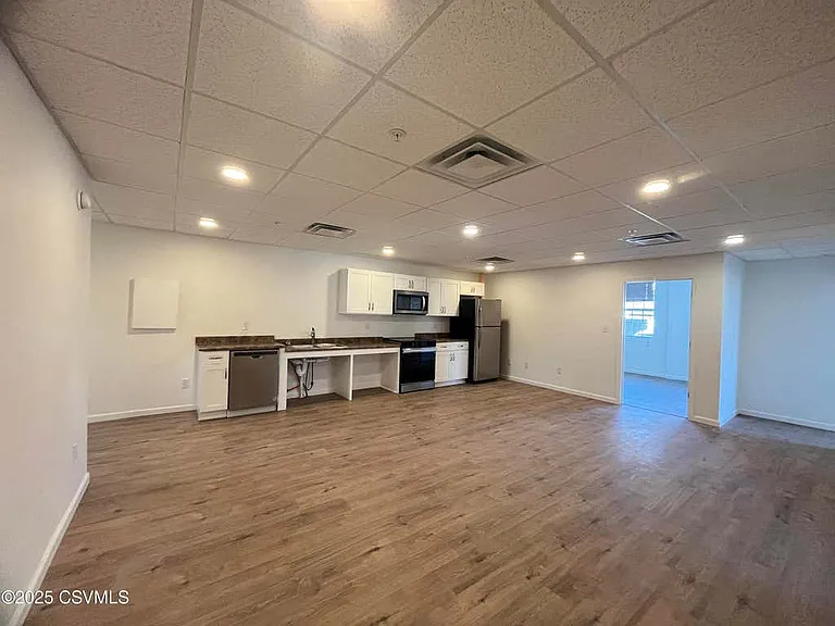 11 Pennsylvania Ave #1B — Photo 4