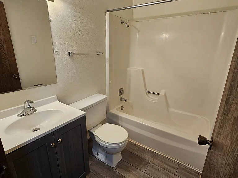 612 5th St E #104 — Photo 11