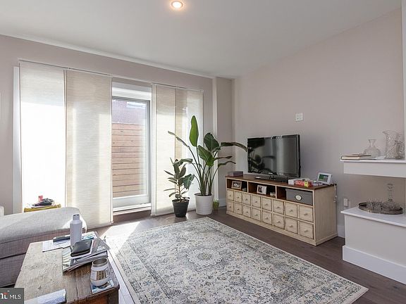 2nd image of 938 New Market St APT 100