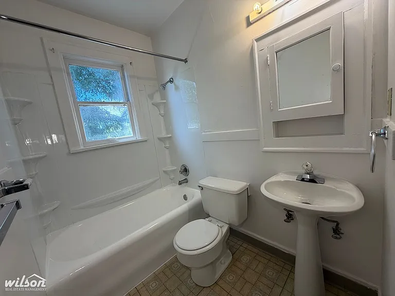 1501 W Yakima Ave — Photo 4