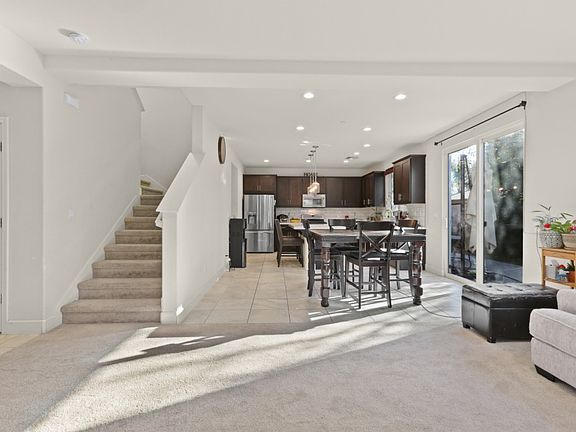 5th image of 1570 Hutchison Valley Dr