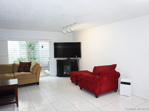 4th image of 4117 NE 21st Ter #4117