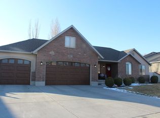 4931 W Cherry Laurel Ln, West Jordan, UT 84081