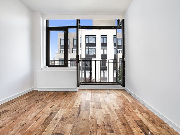 4th image of 125 N 5th St APT 4A