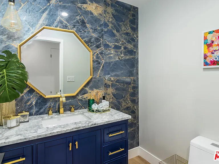 4821 Heaven Ave — Photo 9