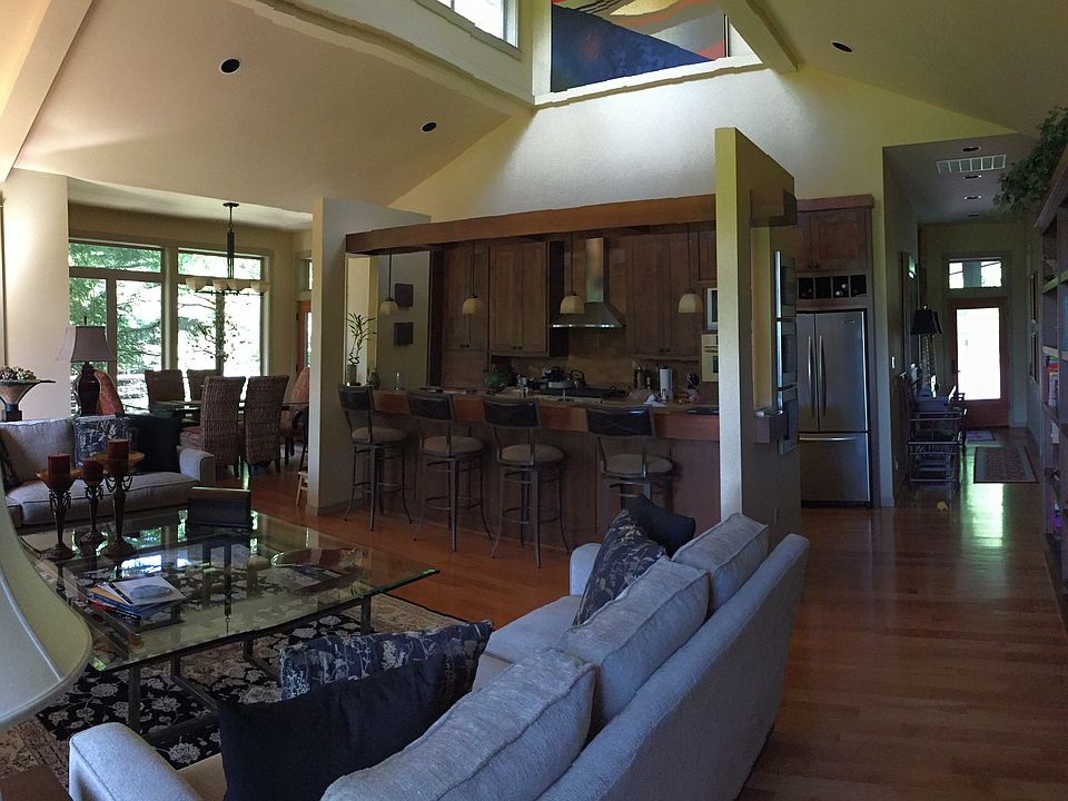 1st image of 562 Fairway Dr