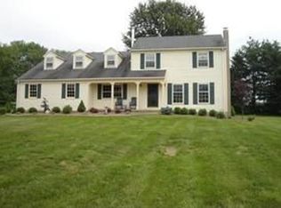 8 Pheasant Ln, Milford, NJ 08848