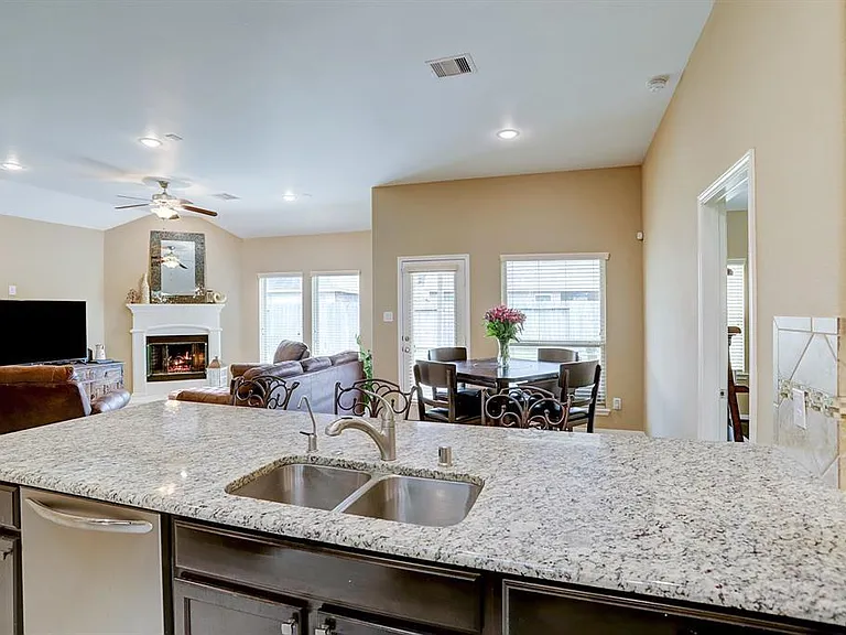 4411 Eclipse Park Ct — Photo 14