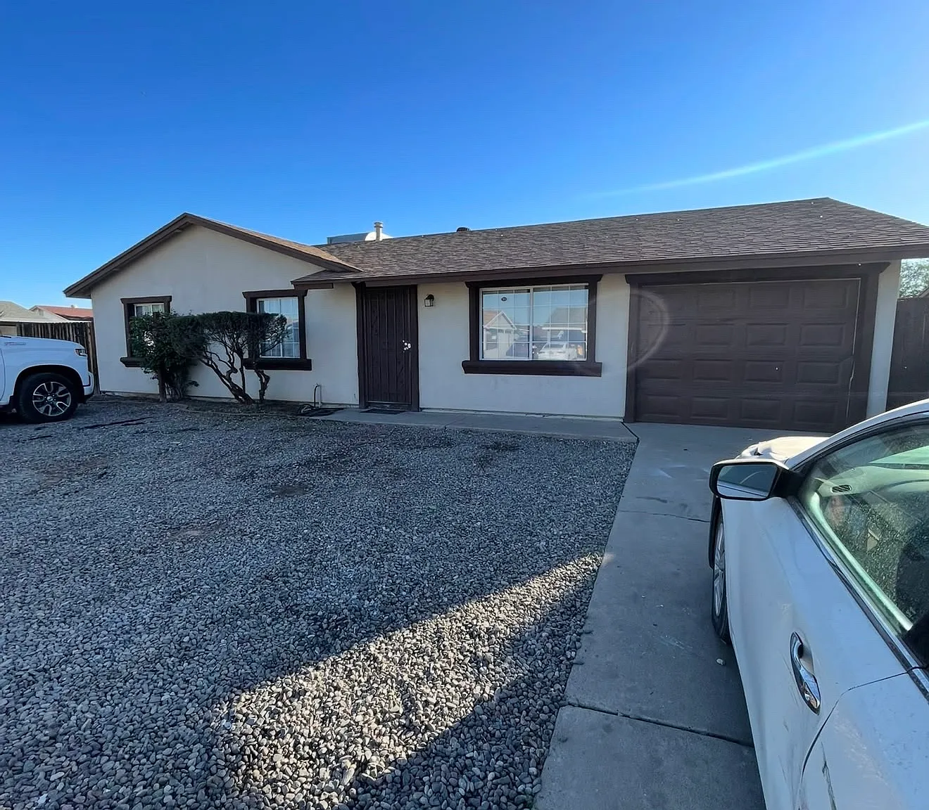 3 bed, 1280 sqft, $2,000 — Photo 1