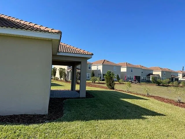 3 bed, 2.5 bath, 1960 sqft, $2,495 — Photo 3