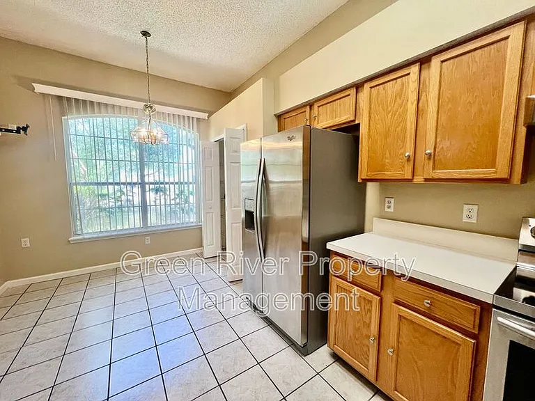 13140 Staffordshire Dr S — Photo 11