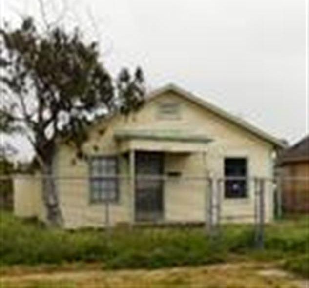 1st image of 417 E Avenue E