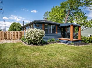 7770 Austere Dr, Waterford, MI 48329