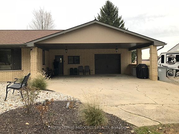 2nd image of 992 McCready Rd