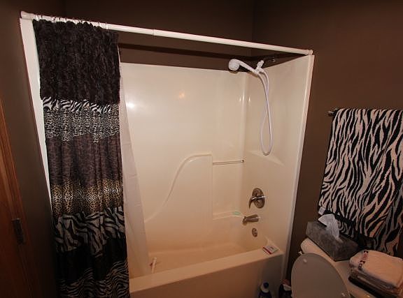 3rd image of 1360 Cunat Ct APT 1B