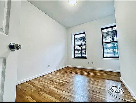 3rd image of 337 W 14th St #34A