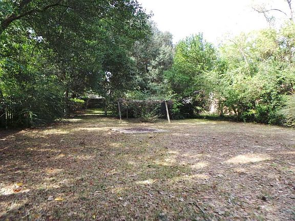 2nd image of 10 Gunn Cir