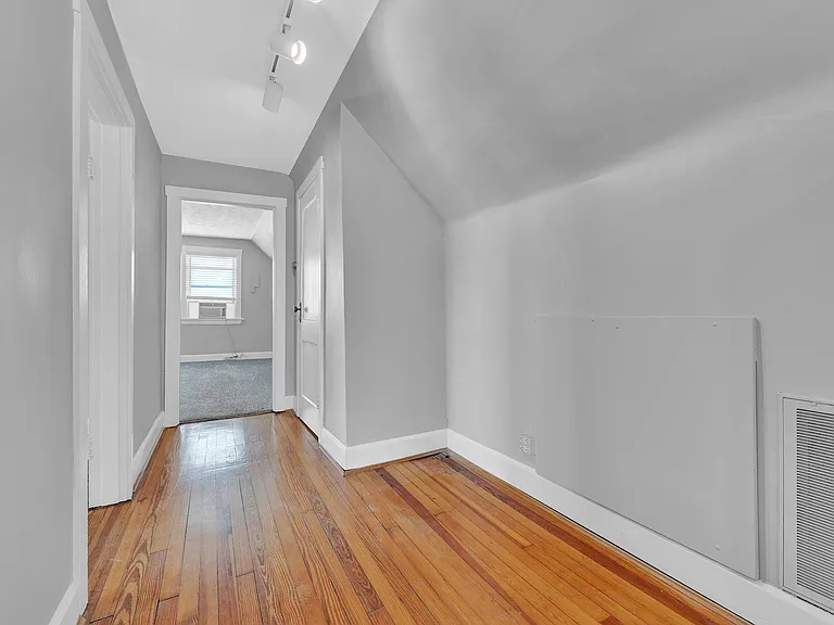 3565 Pape Ave #3 — Photo 12