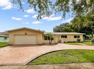 Pembroke Lakes Sec 1, Pembroke Pines, FL 33026