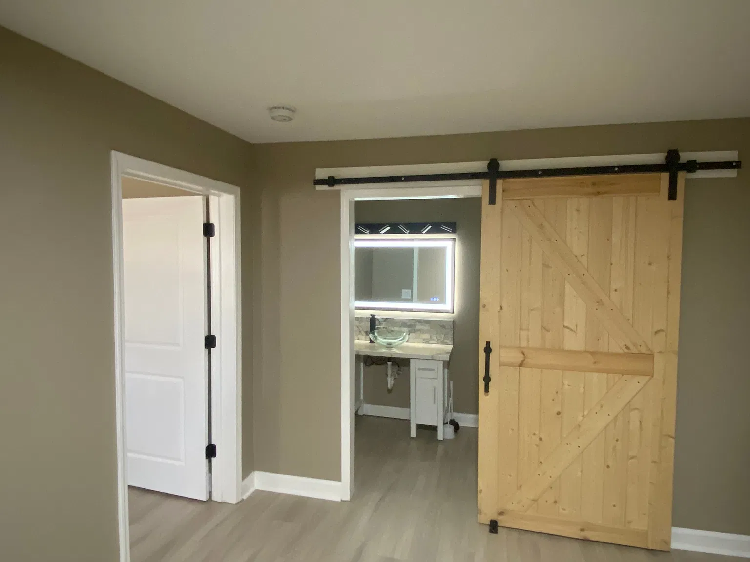 1 bed, 1.0 bath, 1020 sqft, $2,000 — Photo 4