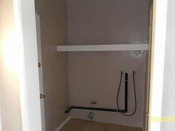5th image of 632 N Billow Dr