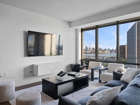 2nd image of 320 Adolphus Ave #807