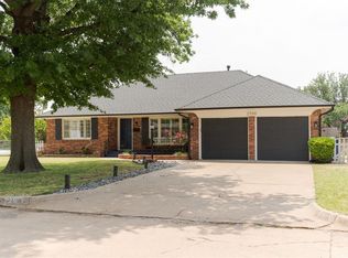 2700 Abbey Rd, The Village, OK 73120